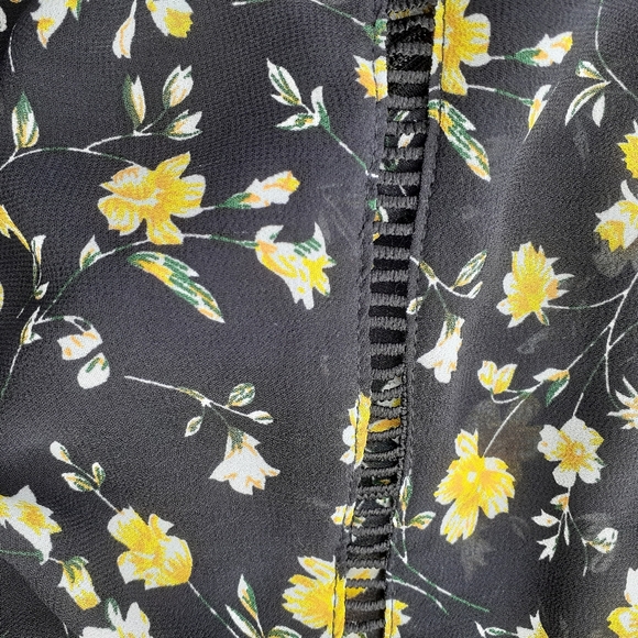 Lulu's Black/Yellow Floral Boho Mini Trumpet bell Sleeve Dress SZ S - Picture 8 of 9